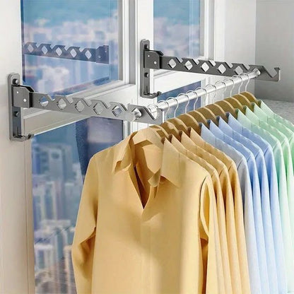 Étendoir à linge mural rétractable robuste pour sécher plusieurs vêtements sans encombrer l'espace.